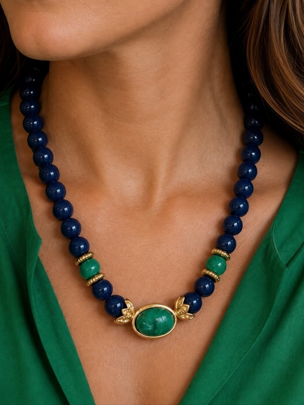 Unsigned Acrylic Green Swirled Marbled Navy Blue Lucite Beaded Necklace EUC